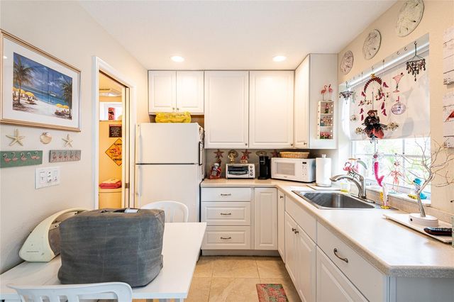 20300 LEONARD ROAD 33, Lutz, FL 33558