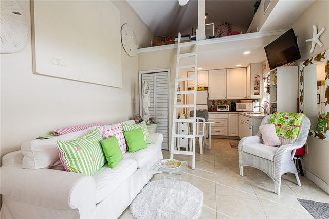 20300 LEONARD ROAD 33, Lutz, FL 33558