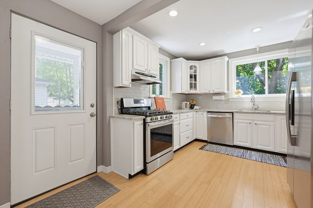 9 Parmenter Ave, Maynard, MA 01754