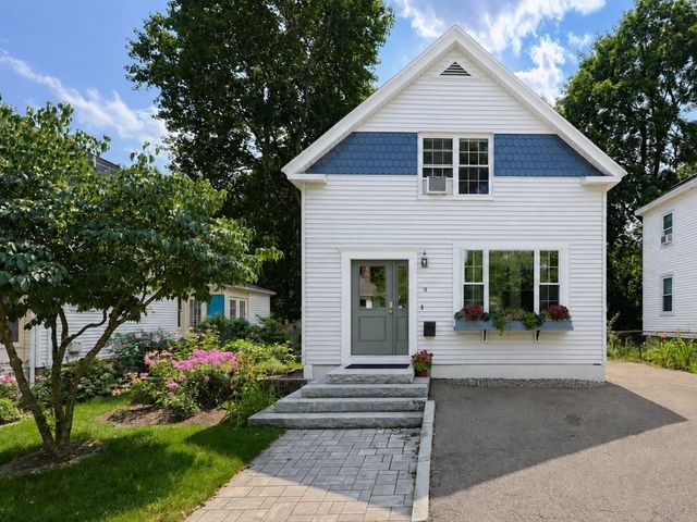 9 Parmenter Ave, Maynard, MA 01754