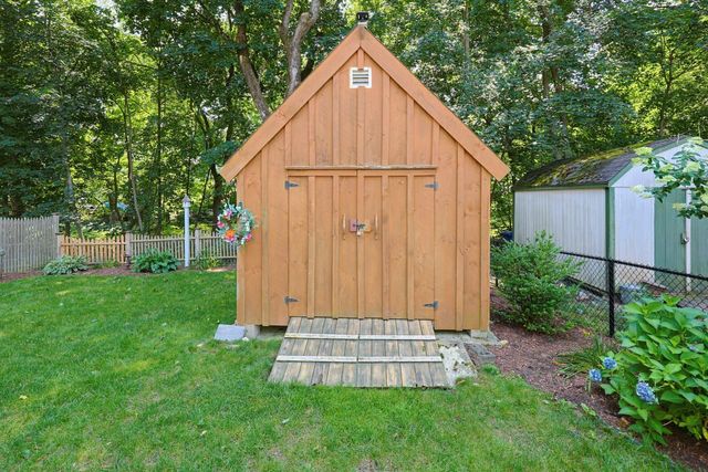 9 Parmenter Ave, Maynard, MA 01754