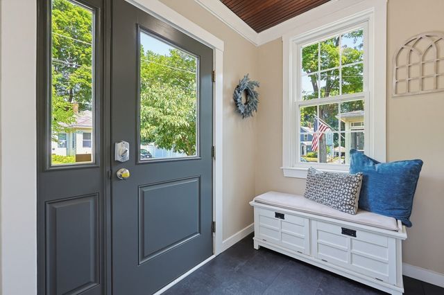 9 Parmenter Ave, Maynard, MA 01754