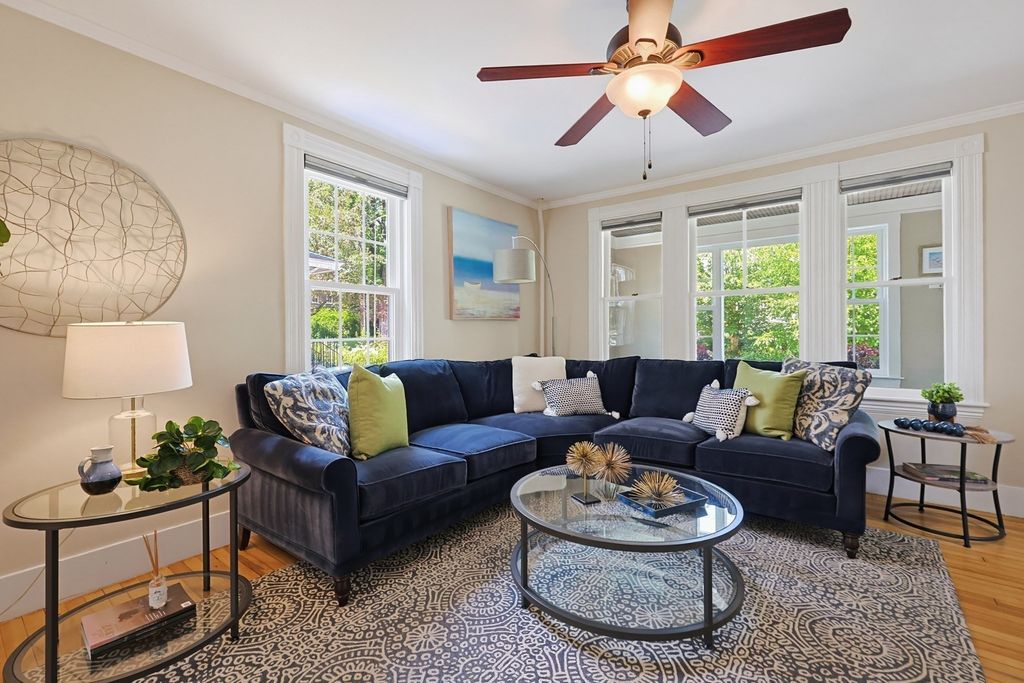 9 Parmenter Ave, Maynard, MA 01754