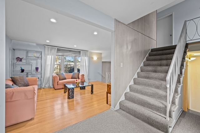 621 Ridge Road, Highland Park, IL 60035