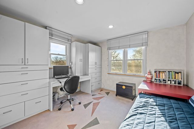 621 Ridge Road, Highland Park, IL 60035