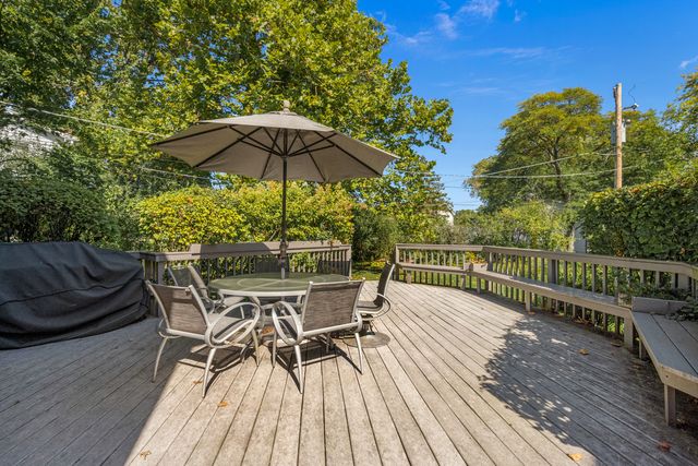 621 Ridge Road, Highland Park, IL 60035