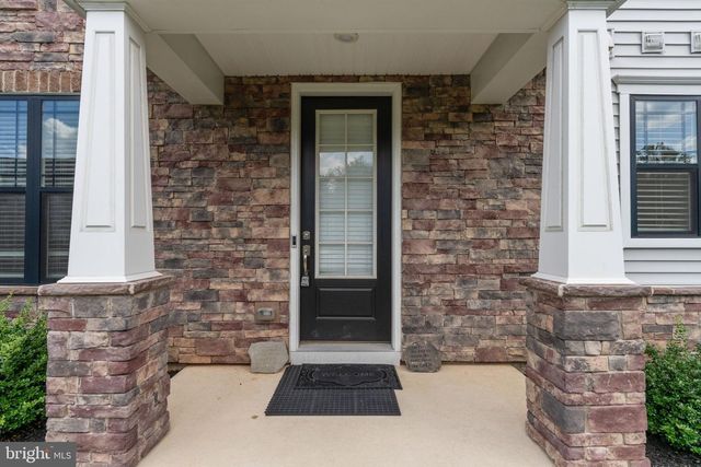2 DOGLEG LN, Trenton, NJ 08648