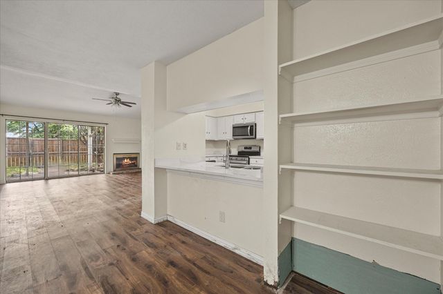 2504 Brook Hollow Court, Mesquite, TX 75150