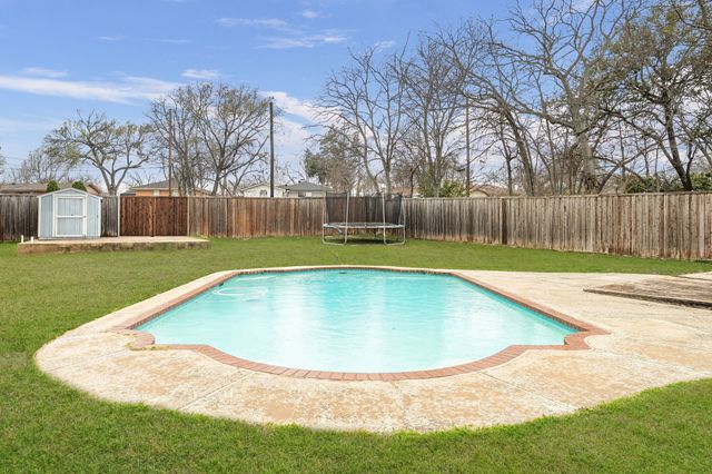 3213 Pecan Lane, Garland, TX 75041