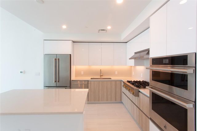 400 CENTRAL AVENUE 2001, St Petersburg, FL 33701