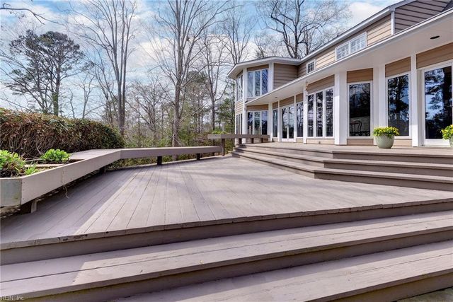 124 Northpoint DR, Williamsburg, VA 23185