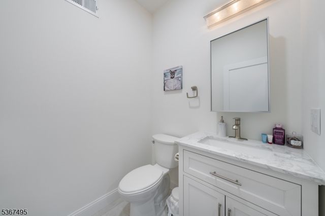 2 Buckingham Rd, Lincoln Park Boro, NJ 07035