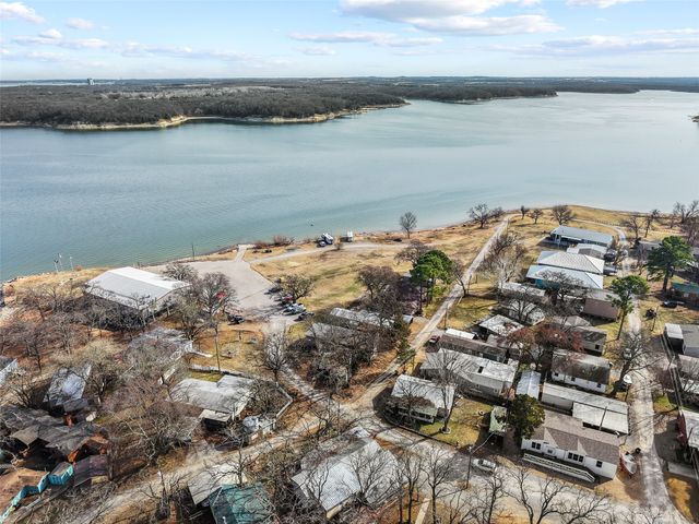 28 Air Force Drive, Pottsboro, TX 75076