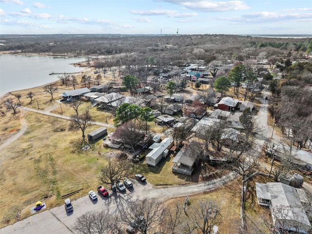 28 Air Force Drive, Pottsboro, TX 75076