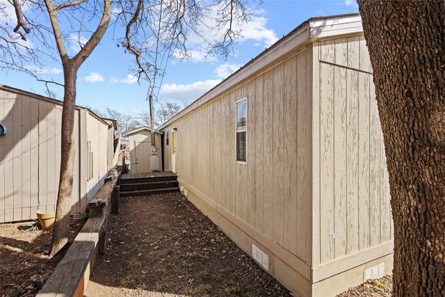 28 Air Force Drive, Pottsboro, TX 75076