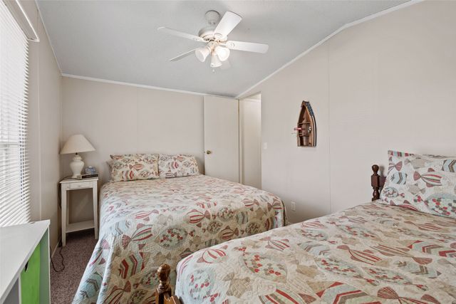 28 Air Force Drive, Pottsboro, TX 75076