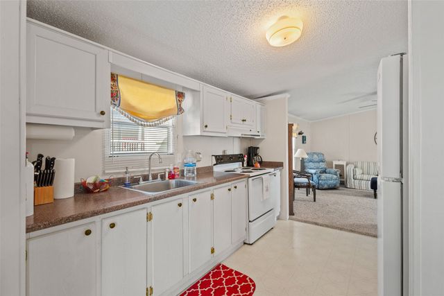 28 Air Force Drive, Pottsboro, TX 75076