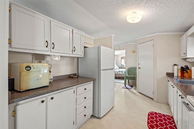 28 Air Force Drive, Pottsboro, TX 75076