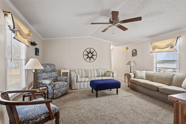 28 Air Force Drive, Pottsboro, TX 75076