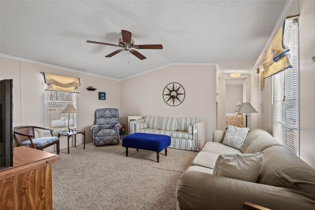 28 Air Force Drive, Pottsboro, TX 75076