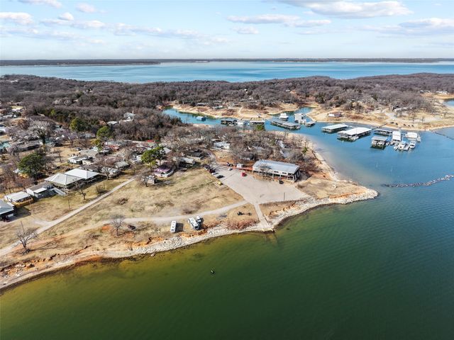 28 Air Force Drive, Pottsboro, TX 75076