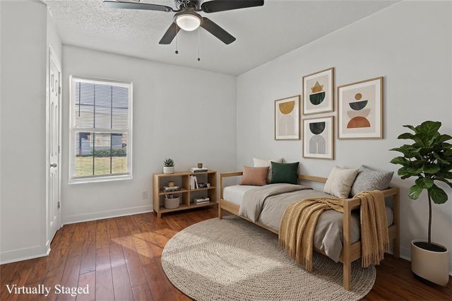 317-319 E B Street, La Porte, TX 77571