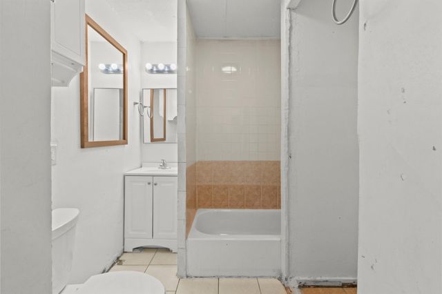 317-319 E B Street, La Porte, TX 77571