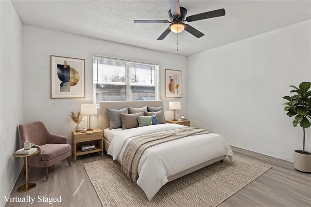 317-319 E B Street, La Porte, TX 77571