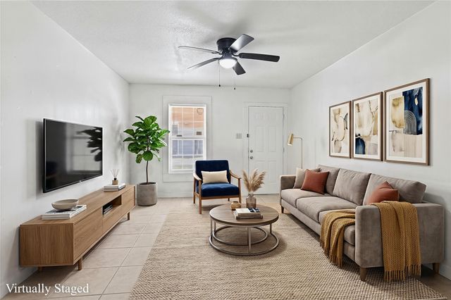 317-319 E B Street, La Porte, TX 77571