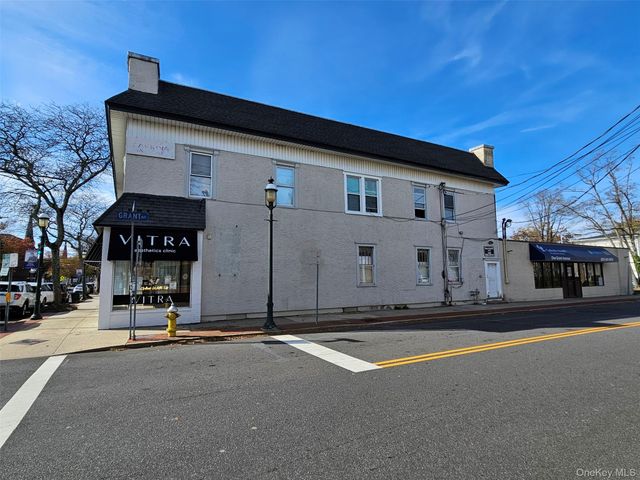 463-465 Main St A, Islip, NY 11751