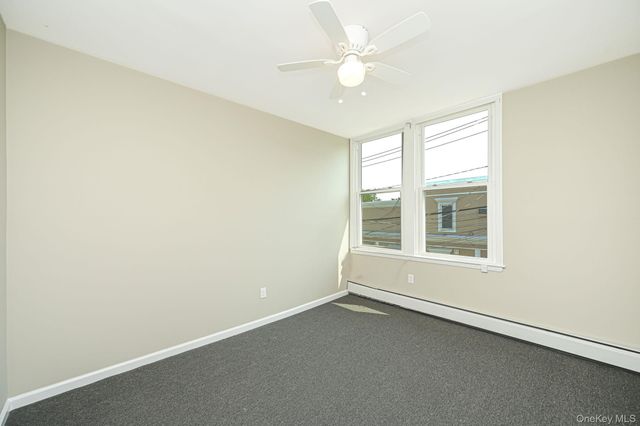 463-465 Main St A, Islip, NY 11751