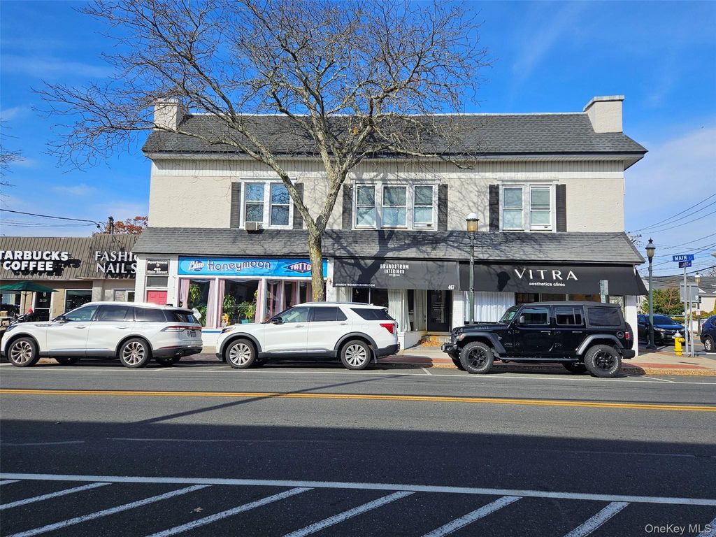 463-465 Main St A, Islip, NY 11751