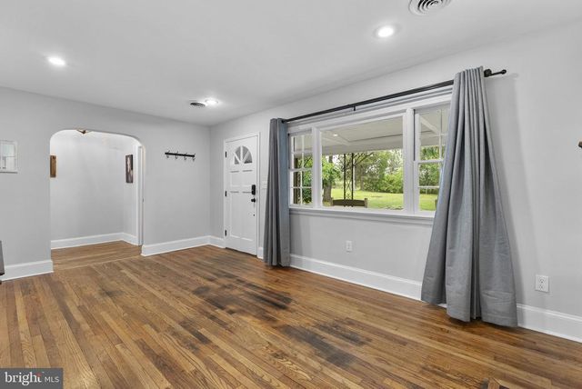 6428 JOHN S MOSBY HWY, Middleburg, VA 20117