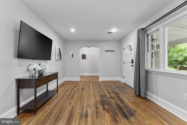 6428 JOHN S MOSBY HWY, Middleburg, VA 20117