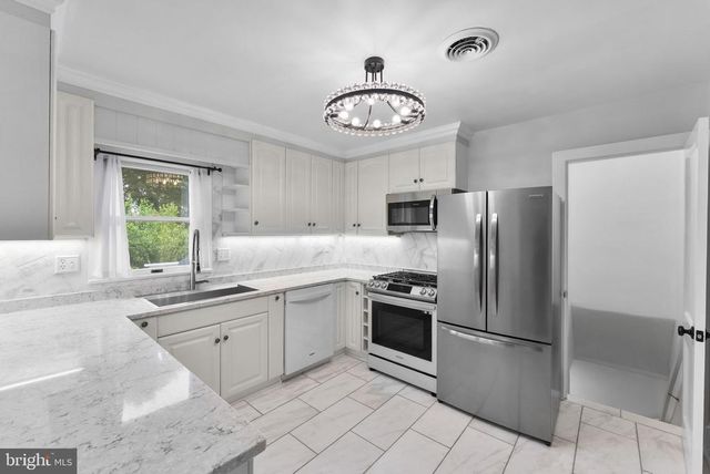 6428 JOHN S MOSBY HWY, Middleburg, VA 20117