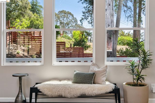 6281 Aspinwall Rd, Oakland, CA 94611