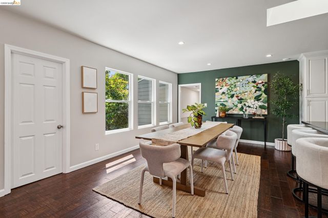 6281 Aspinwall Rd, Oakland, CA 94611