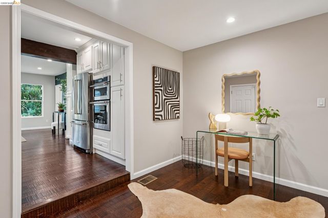 6281 Aspinwall Rd, Oakland, CA 94611