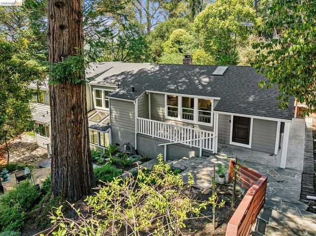 6281 Aspinwall Rd, Oakland, CA 94611