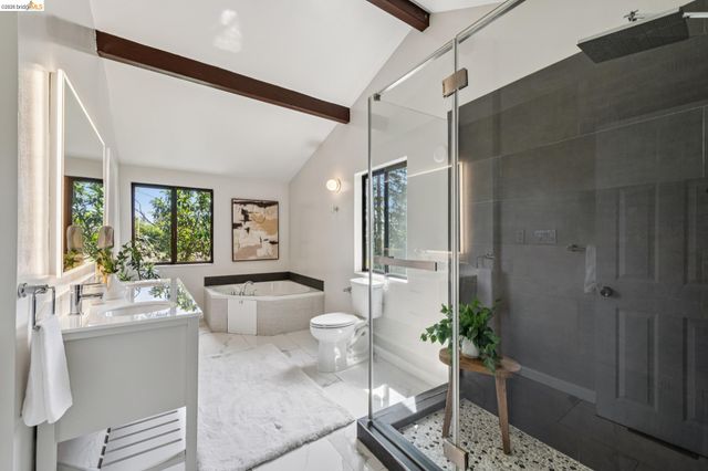 6281 Aspinwall Rd, Oakland, CA 94611