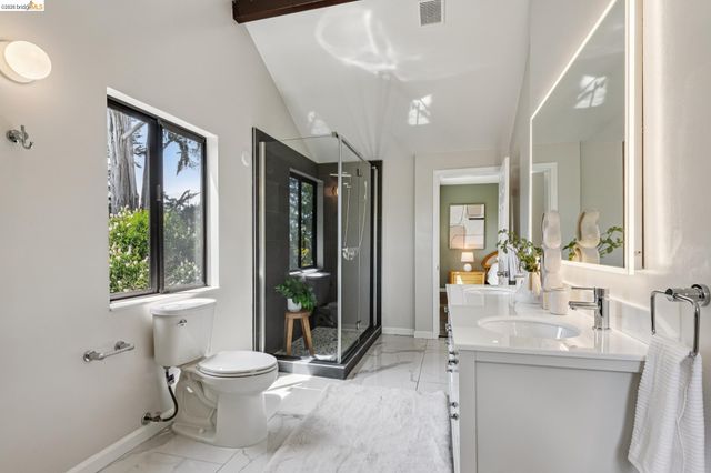 6281 Aspinwall Rd, Oakland, CA 94611