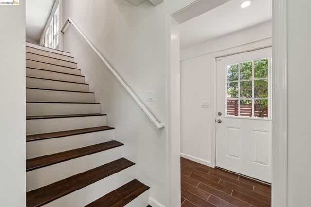 6281 Aspinwall Rd, Oakland, CA 94611