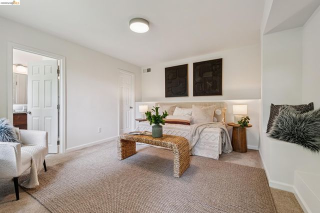 6281 Aspinwall Rd, Oakland, CA 94611