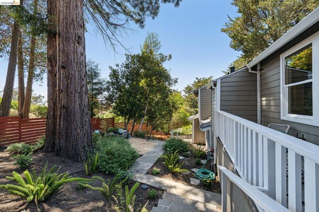 6281 Aspinwall Rd, Oakland, CA 94611