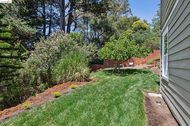 6281 Aspinwall Rd, Oakland, CA 94611