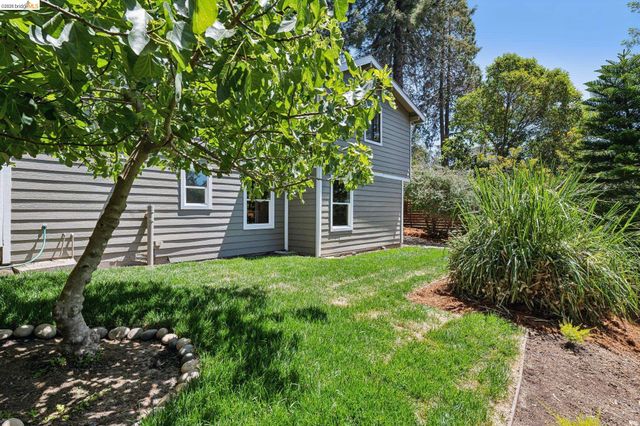 6281 Aspinwall Rd, Oakland, CA 94611