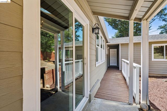 6281 Aspinwall Rd, Oakland, CA 94611
