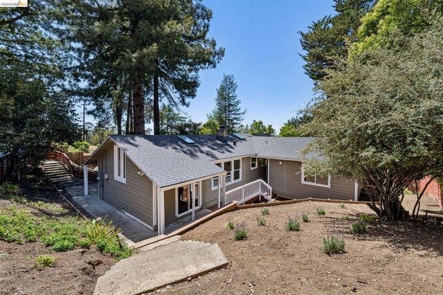 6281 Aspinwall Rd, Oakland, CA 94611