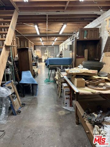 2252 W Washington Boulevard, Los Angeles, CA 90018