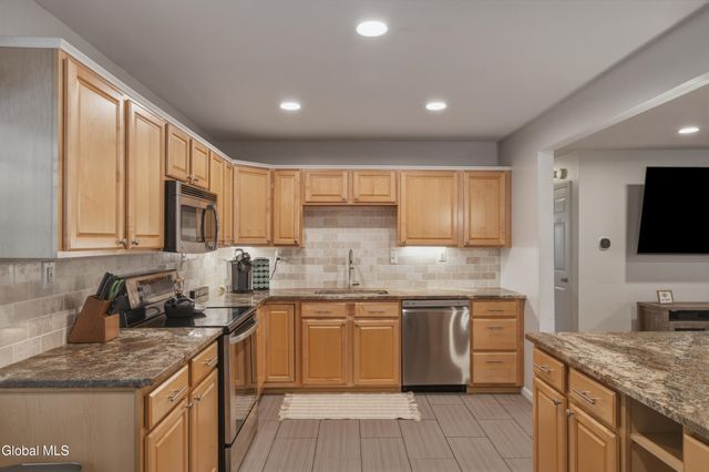 3 Vichy Drive, Milton, NY 12020